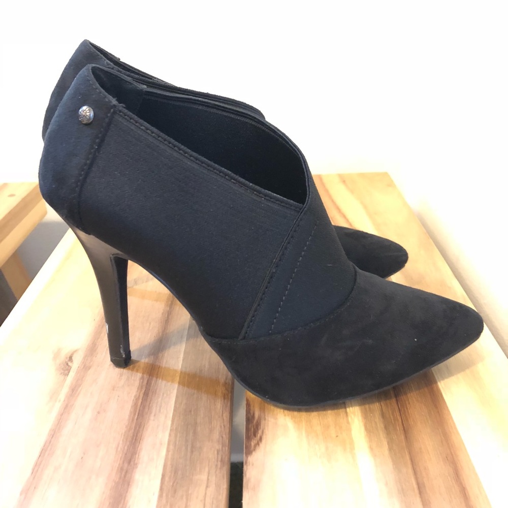 Simply Vera Vera wang black ankle booties - size 6